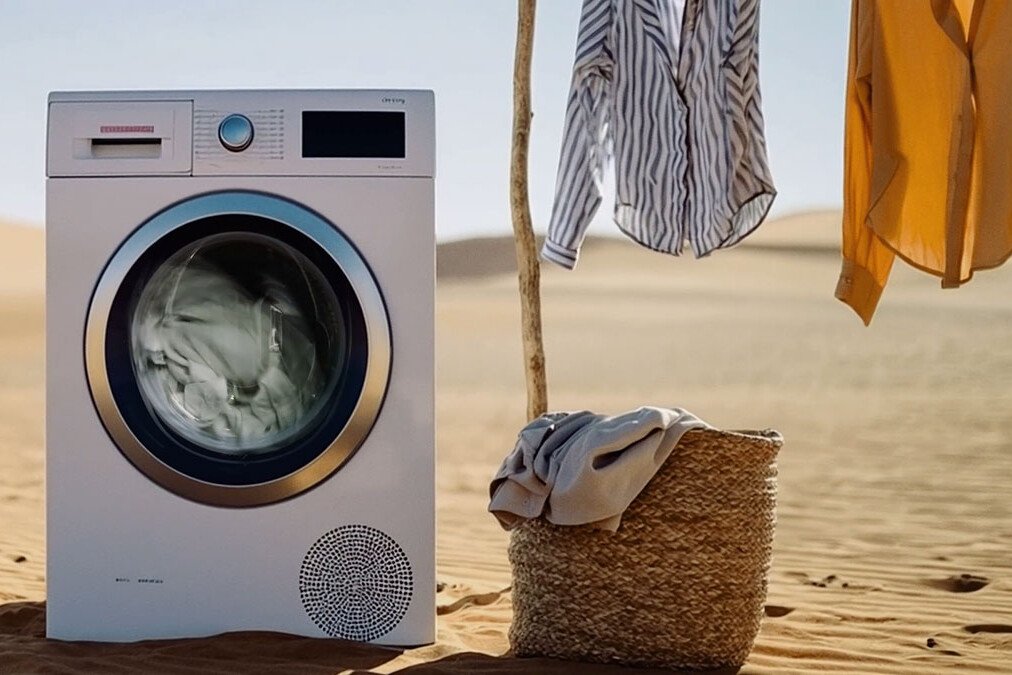 Conxwan-Power-Bank-ai-commercial-applita-studios